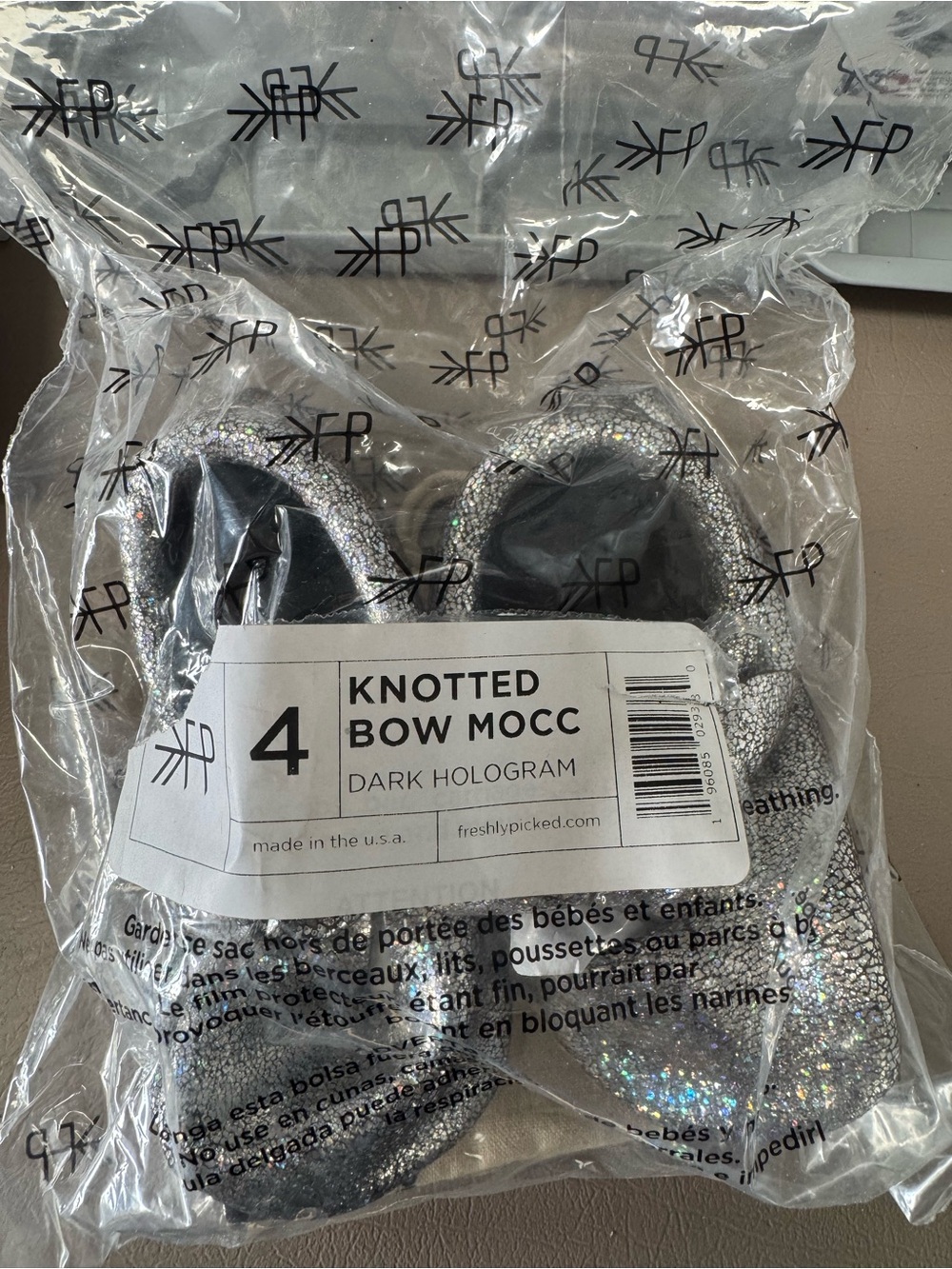 Freshly Picked Knotted Bow Mocc - Dark Hologram size 4 - Picture 2 of 3